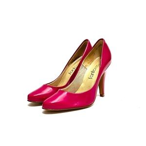 Vintage 1980s fuchsia vegan patent leather slip on pumps
